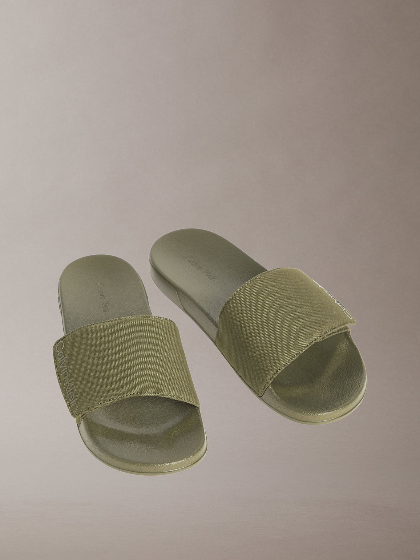 Sandalias Ajustables Essential Slide