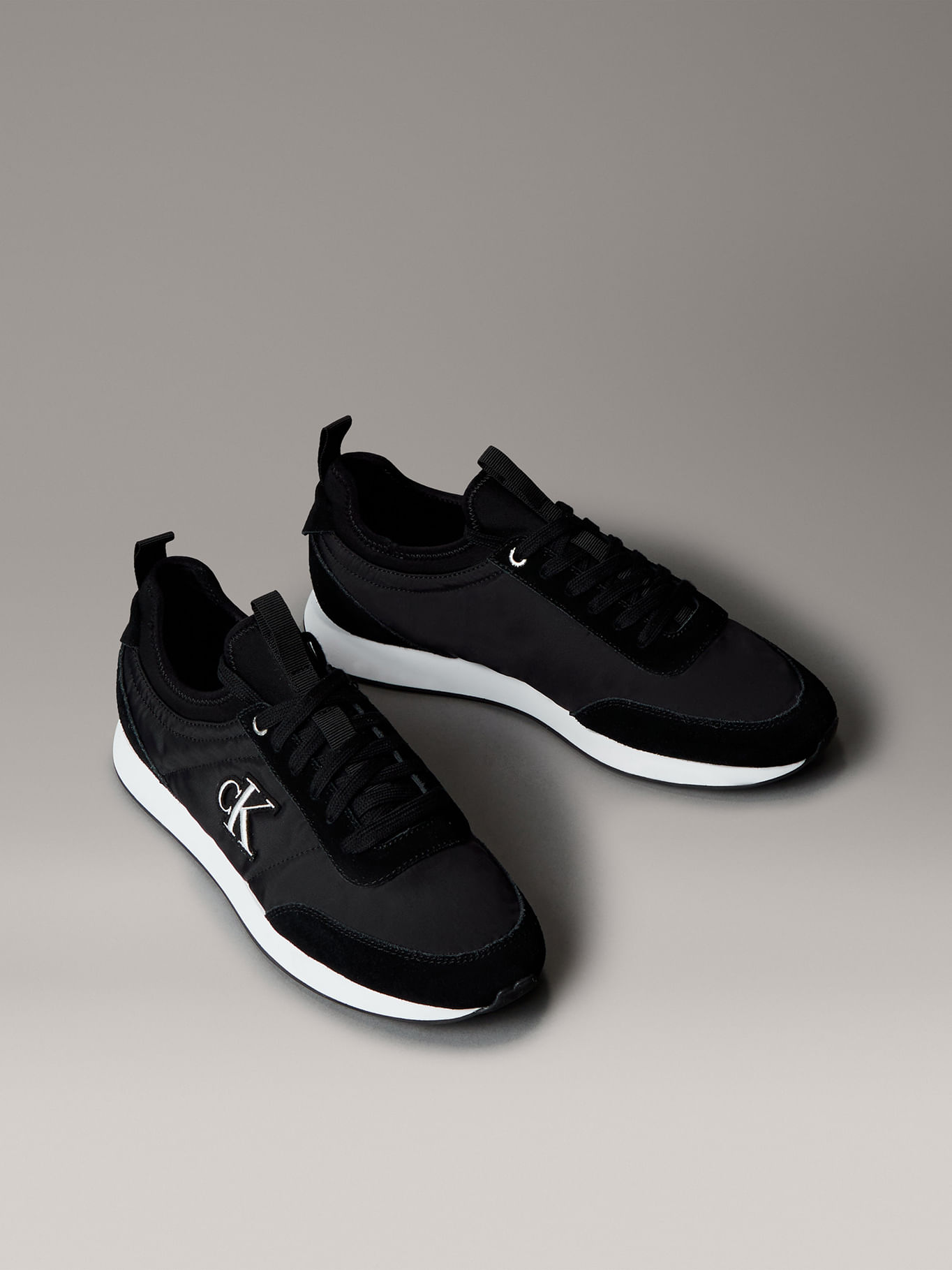 Zapatillas Retro Runner con Cordones